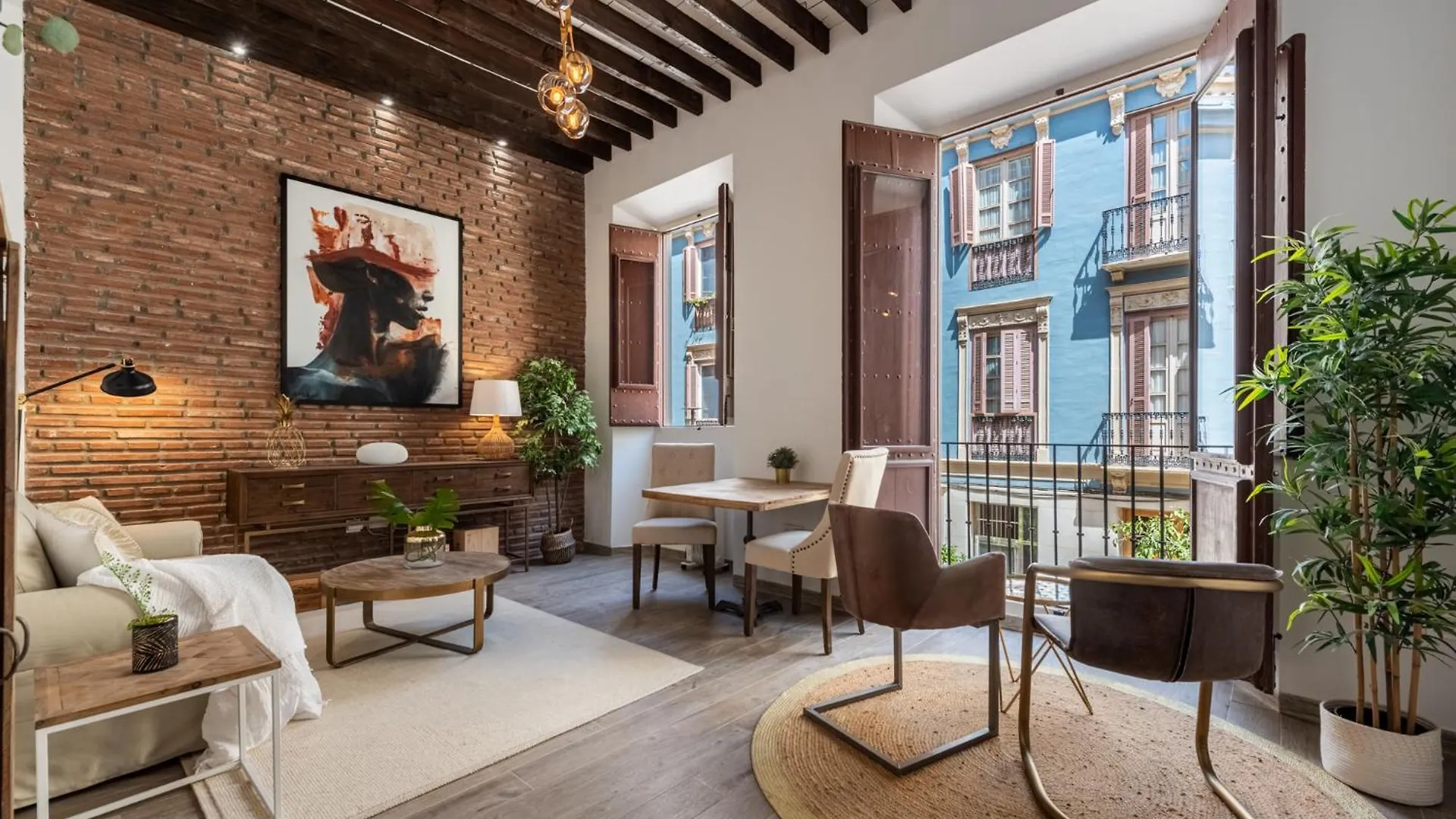 Best Location Centric Apt Malaga